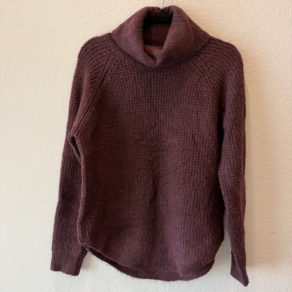 Kuhl Womens Burgundy Waffle Knit Cowl Neck Sweater Curved Hem Pullover Medium
